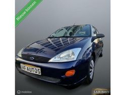 Blauw Gebruikt 1999 Ford Focus Hatchback | € 999 (Eerlijke prijs)