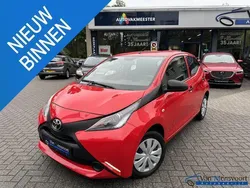 Rood Gebruikt 2017 Toyota Aygo Hatchback | € 8.950 (Eerlijke prijs)
