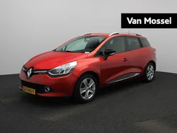 Rood Gebruikt 2015 Renault Clio GrandTour Expression Stationwagen | € 7.900 (Eerlijke prijs)