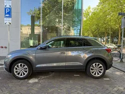 Grijs Gebruikt 2024 VW T-Roc Edition SUV | € 32.500 (Goede deal)