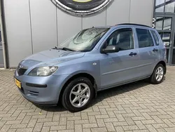 Blauw Gebruikt 2004 Mazda 2 Exclusive MPV | € 1.450