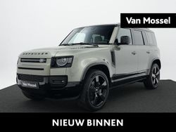 Pangea greenkhaki/ebony resist seats with ebony interior Gebruikt 2025 Land Rover Defender SE Dynamic SUV | € 110.235