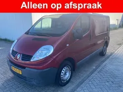 Rood Gebruikt 2010 Renault Trafic Van | € 5.445 (Iets duurder)