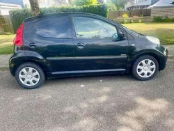 Zwart Gebruikt 2011 Peugeot 107 Sportium Hatchback | € 2.500 (Goede deal)