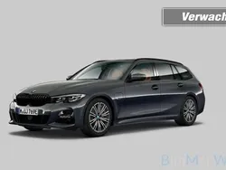 Grijs Gebruikt 2021 BMW 320 M Sport Stationwagen | € 28.500 (Eerlijke prijs)