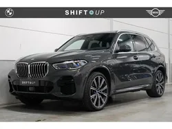 Grijs Gebruikt 2022 BMW X5 M Sport SUV | € 66.940 (Goede deal)