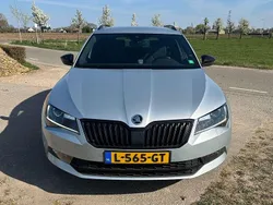 Zilver Gebruikt 2017 Skoda Superb Stationwagen | € 11.790 (Eerlijke prijs)