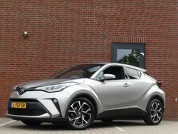 Grijs, metallic lak Gebruikt 2021 Toyota C-HR Business Edition SUV | € 23.450 (Eerlijke prijs)