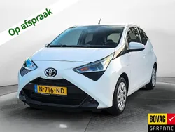 Wit Gebruikt 2022 Toyota Aygo X-play Hatchback | € 13.200 (Super prijs)