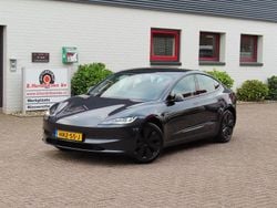 Grijs Gebruikt 2025 Tesla Model 3 RWD Sedan | € 39.400 (Eerlijke prijs)