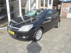 Zwart Gebruikt 2008 Opel Astra Hatchback | € 2.950 (Iets duurder)
