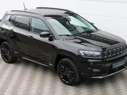 Zwart, metallic lak Gebruikt 2022 Jeep Compass SUV | € 27.945 (Eerlijke prijs)