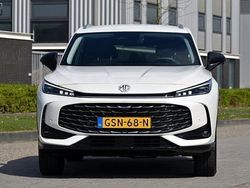 Wit Gebruikt 2024 MG HS Luxury SUV | € 38.450 (Eerlijke prijs)