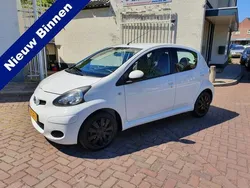 Wit Gebruikt 2010 Toyota Aygo X-cite Hatchback | € 3.150 (Eerlijke prijs)