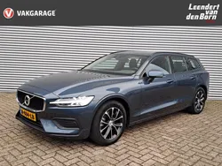 Blauw metallic Gebruikt 2021 Volvo V60 Momentum Stationwagen | € 30.495 (Super prijs)