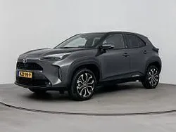 Ash grey metallic (donker grijs metallic) Gebruikt 2024 Toyota Yaris Edition SUV | € 30.945