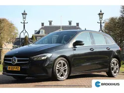 Zwart, metallic lak Gebruikt 2020 Mercedes B160 Advantage MPV | € 21.900 (Goede deal)