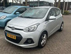 Grijs Gebruikt 2015 Hyundai i10 Hatchback | € 5.750 (Eerlijke prijs)