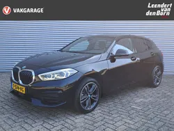 Zwart Gebruikt 2023 BMW 118 Comfort Edition Hatchback | € 28.495 (Eerlijke prijs)