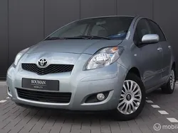 Grijs Gebruikt 2011 Toyota Yaris Hatchback | € 7.850 (Eerlijke prijs)