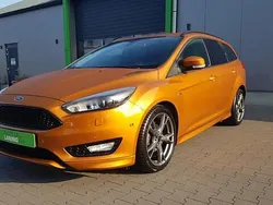 Oranje Gebruikt 2018 Ford Focus ST-Line Stationwagen | € 9.248 (Eerlijke prijs)