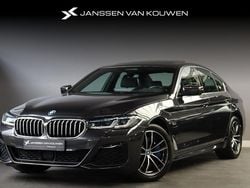 Grijs Gebruikt 2022 BMW 545e Sedan | € 48.895 (Goede deal)