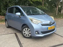 Blauw Gebruikt 2011 Toyota Verso-S MPV | € 4.300 (Eerlijke prijs)