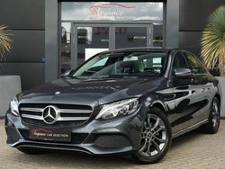 Grijs, metallic lak Gebruikt 2016 Mercedes C180 Prestige Sedan | € 19.950 (Goede deal)