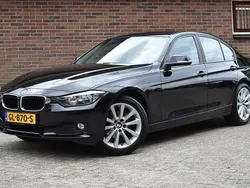 Zwart, metallic lak Gebruikt 2014 BMW 316 Sedan | € 10.949 (Super prijs)