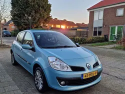 Blauw Gebruikt 2009 Renault Clio II Collection Hatchback | € 3.750 (Eerlijke prijs)