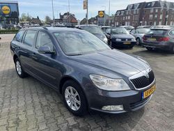 Grijs Gebruikt 2010 Skoda Octavia Ambition Stationwagen | € 3.990 (Eerlijke prijs)