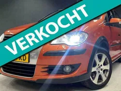 Oranje Gebruikt 2008 VW Touran MPV | € 8.950