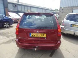 Rood, metallic lak Gebruikt 2004 Mitsubishi Space Star MPV | € 1.250 (Eerlijke prijs)