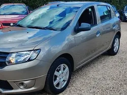Bruin Gebruikt 2013 Dacia Sandero Ambiance Hatchback | € 4.950 (Super prijs)