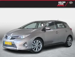 Bruin Gebruikt 2013 Toyota Auris Executive Hatchback | € 9.750 (Eerlijke prijs)