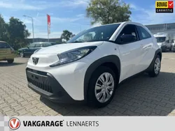 Wit Gebruikt 2024 Toyota Aygo Play Hatchback | € 16.795 (Eerlijke prijs)