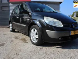 Zwart Gebruikt 2006 Renault Scénic II Luxe MPV | € 1.450 (Eerlijke prijs)