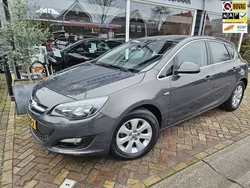 Grijs Gebruikt 2015 Opel Astra Hatchback | € 10.750 (Eerlijke prijs)