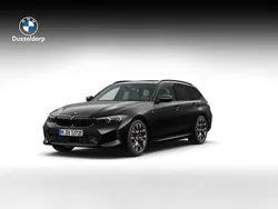 Zwart, metallic lak Nieuw 2025 BMW 330e M Sport Stationwagen | € 75.260 (Iets duurder)