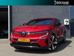 Rouge flamme (nnp) Gebruikt 2024 Renault Mégane Techno Hatchback | € 29.500 (Super prijs)