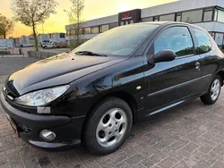 Zwart Gebruikt 2002 Peugeot 206 Hatchback | € 990 (Eerlijke prijs)