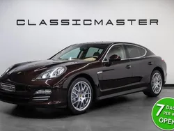 Bruin, metallic lak Gebruikt 2010 Porsche Panamera Sedan | € 52.950