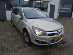 Beige (metallic) Gebruikt 2010 Opel Astra Cosmo Hatchback | € 2.950 (Goede deal)
