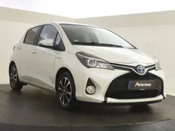 Wit Gebruikt 2016 Toyota Yaris Hatchback | € 15.300 (Eerlijke prijs)