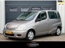 Grijs (metallic) Gebruikt 2004 Toyota Yaris Verso Sol MPV | € 4.250 (Eerlijke prijs)