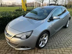 Grijs, metallic lak Gebruikt 2012 Opel Astra GTC Sport Coupé | € 8.950 (Duur)