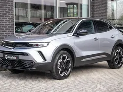 Grijs, metallic lak Gebruikt 2024 Opel Mokka Ultimate SUV | € 26.900 (Eerlijke prijs)
