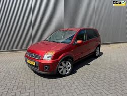 Rood Gebruikt 2008 Ford Fusion Futura MPV | € 4.750 (Iets duurder)