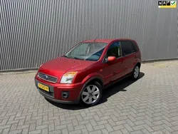 Rood Gebruikt 2008 Ford Fusion Futura MPV | € 4.750 (Iets duurder)