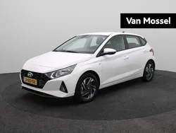 Wit Gebruikt 2023 Hyundai i20 Comfort Hatchback | € 21.940 (Eerlijke prijs)